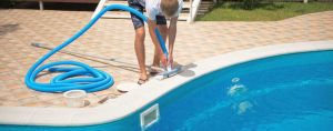 manual pool vacuum